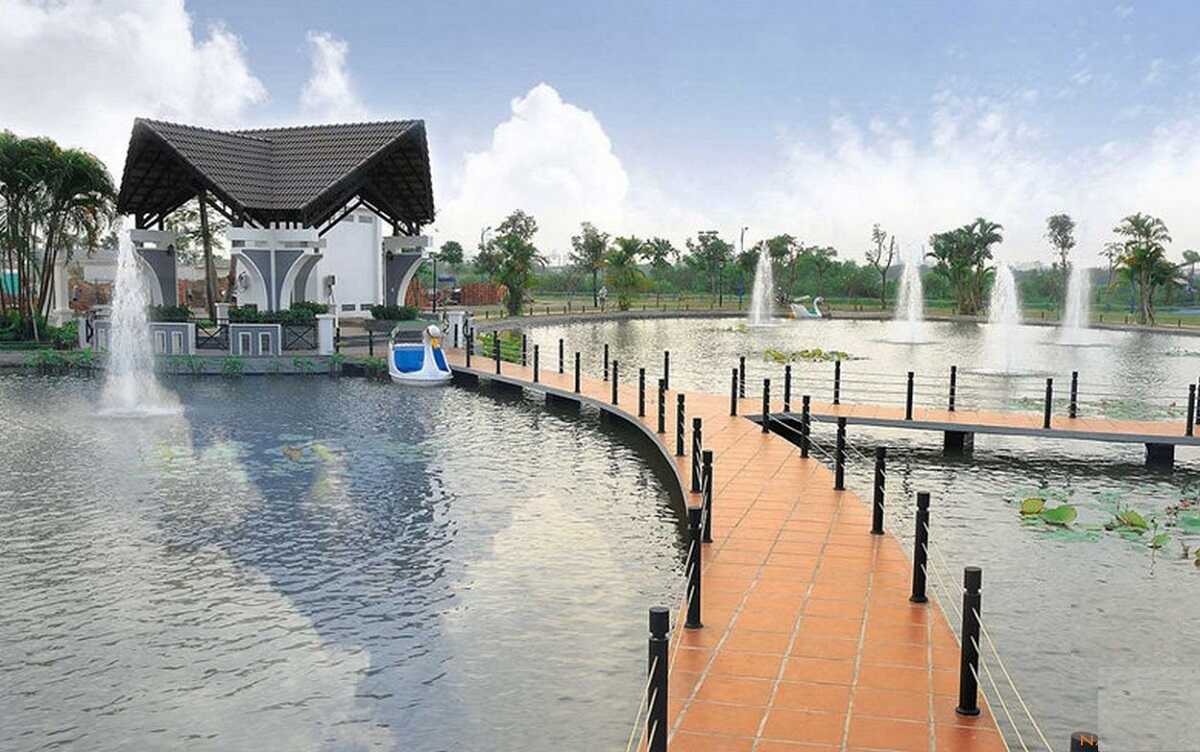 Hồ cảnh quan bên trong dự án