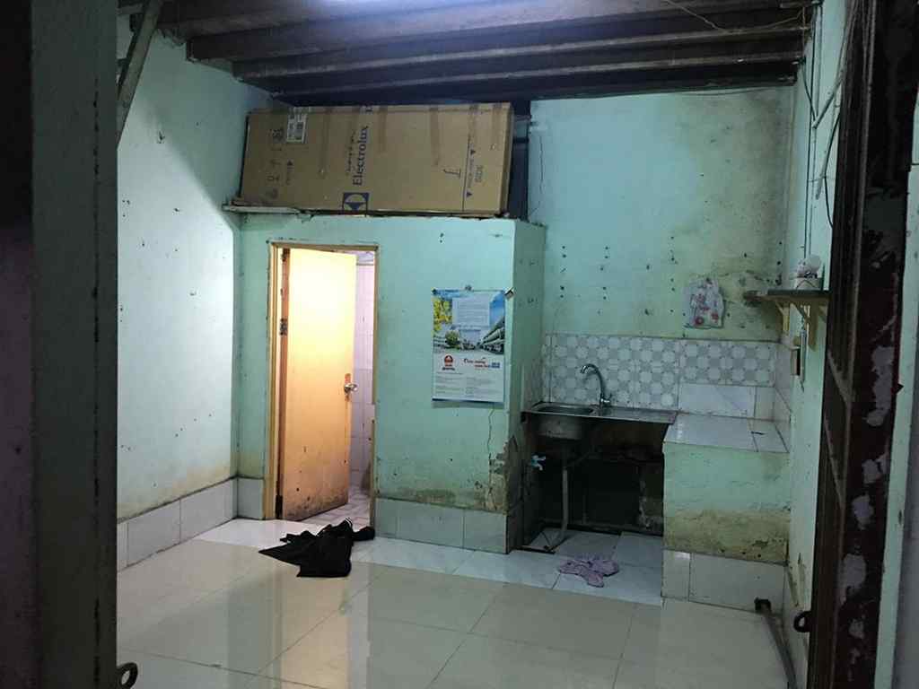 Ảnh một đằng, cho thuê trọ một nẻo.