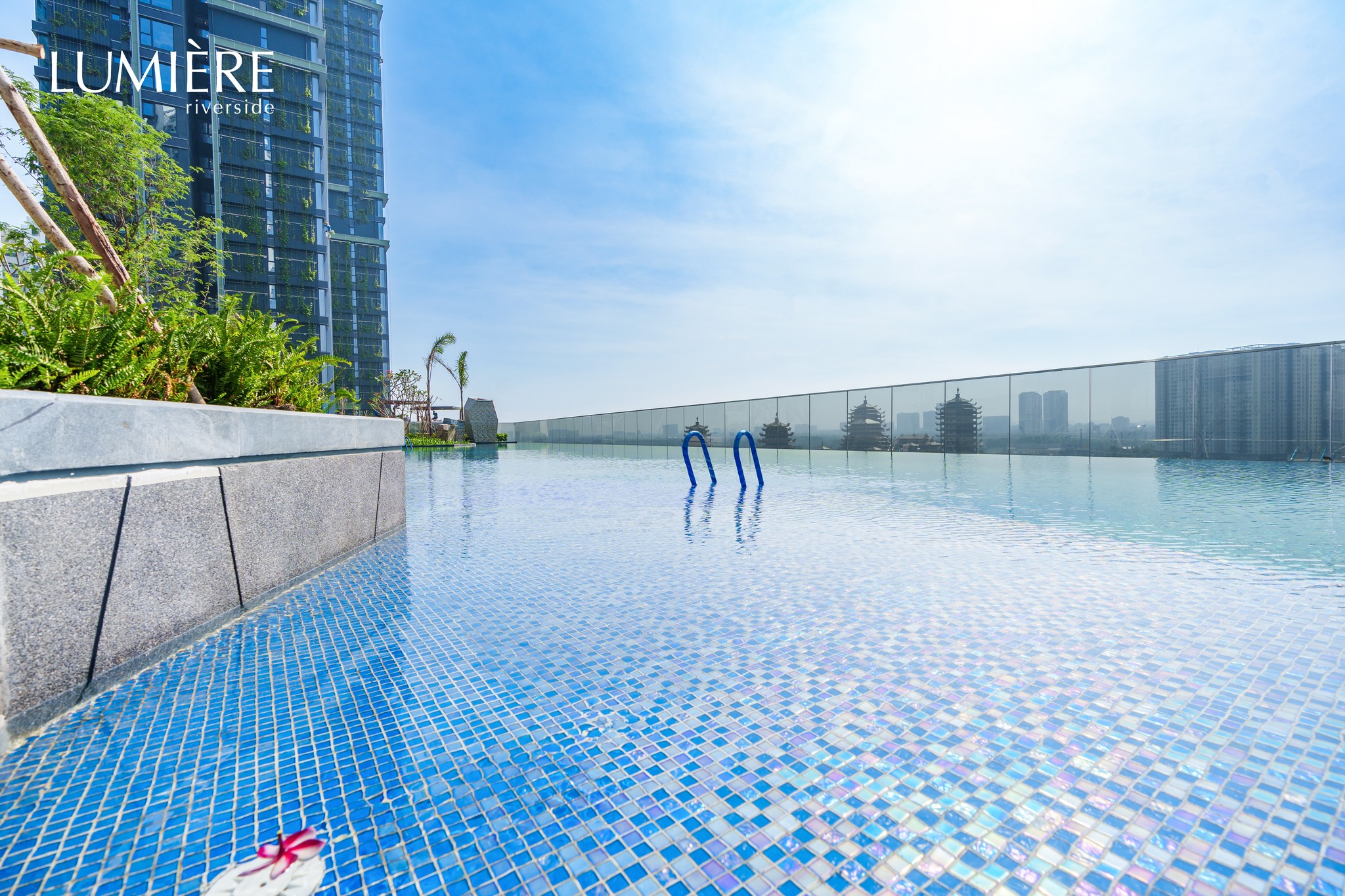 LUMIÈRE Riverside (2)