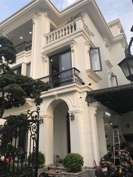 Căn biệt thự mặt tiền đường Einstein