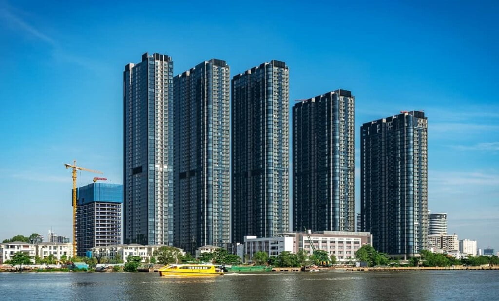 𝐕𝐈𝐍𝐇𝐎𝐌𝐄𝐒 𝐆𝐎𝐋𝐃𝐄𝐍 𝐑𝐈𝐕𝐄𝐑 