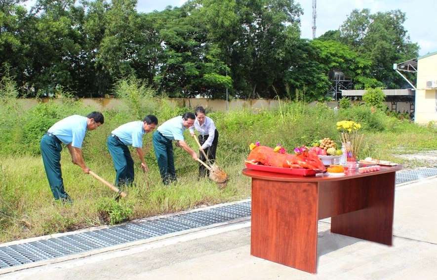 động Thổ Tháng 8..