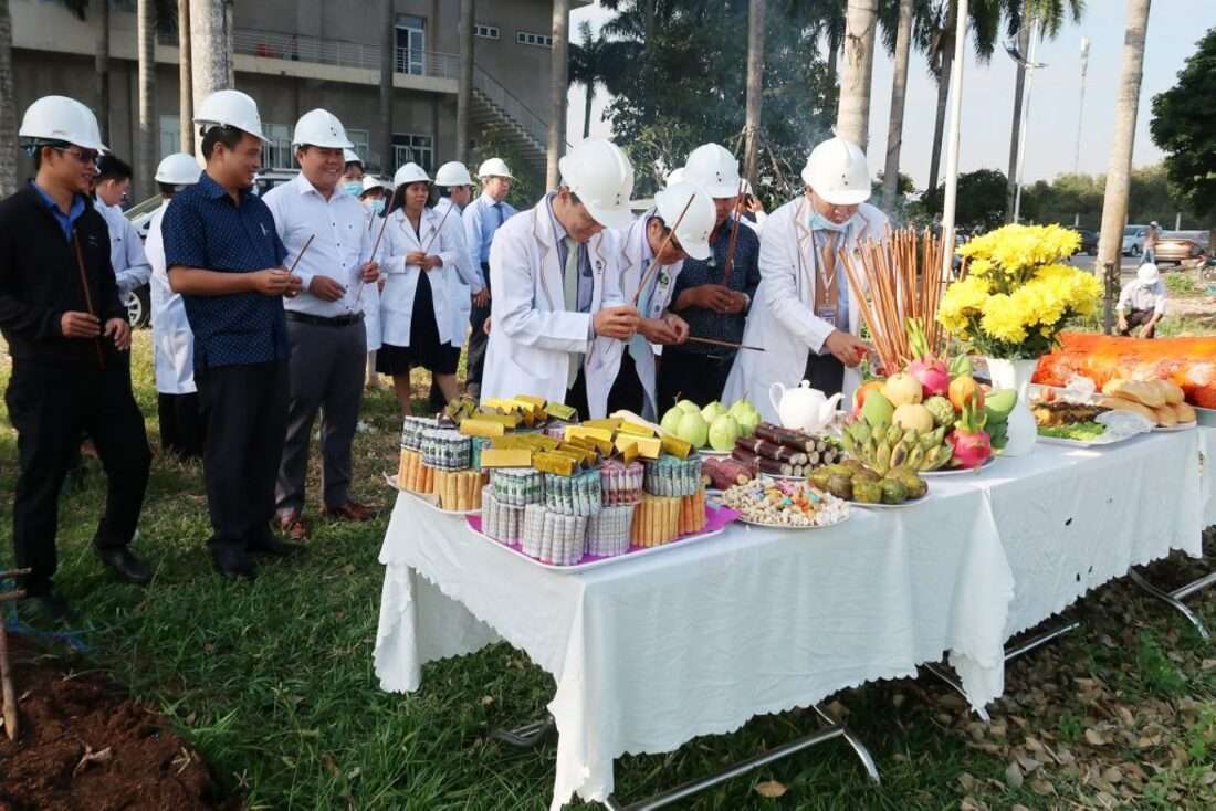 động Thổ Tháng 8