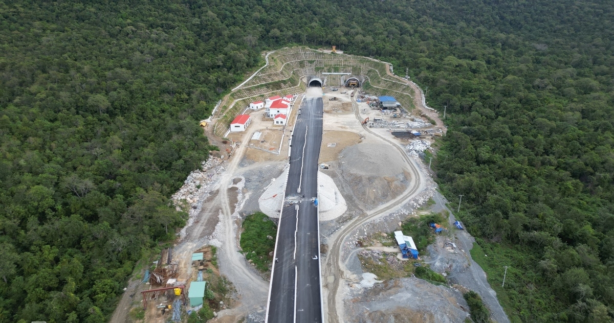 Cao Tốc Cam Lâm Vĩnh Hảo Giúp Hành Trình Sài Gòn Nha Trang Chỉ Còn Hơn 4 Giờ (2)