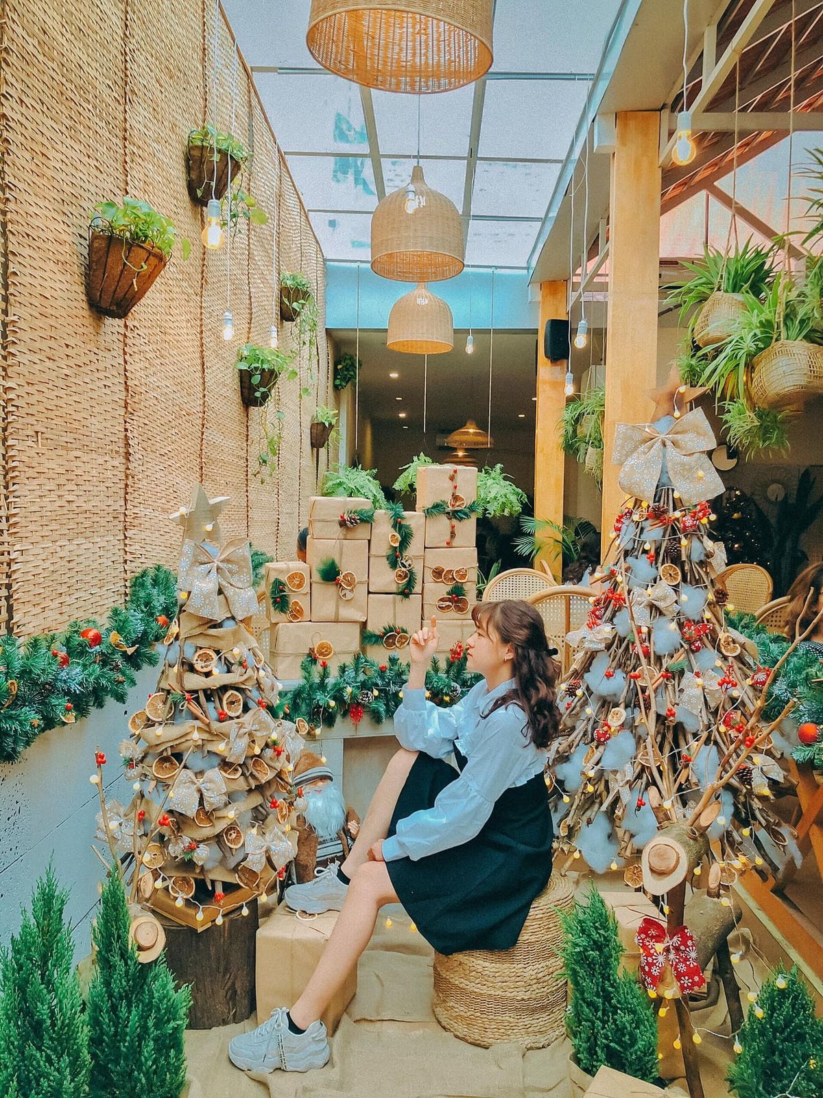 trang trí Noel quán Cafe năm 2024