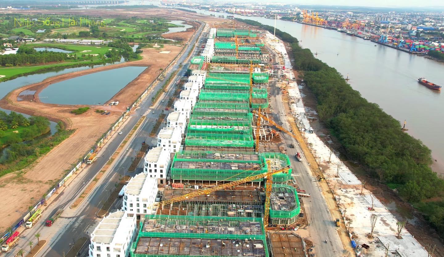 cập nhật tiến độ Vinhomes Royal Island 