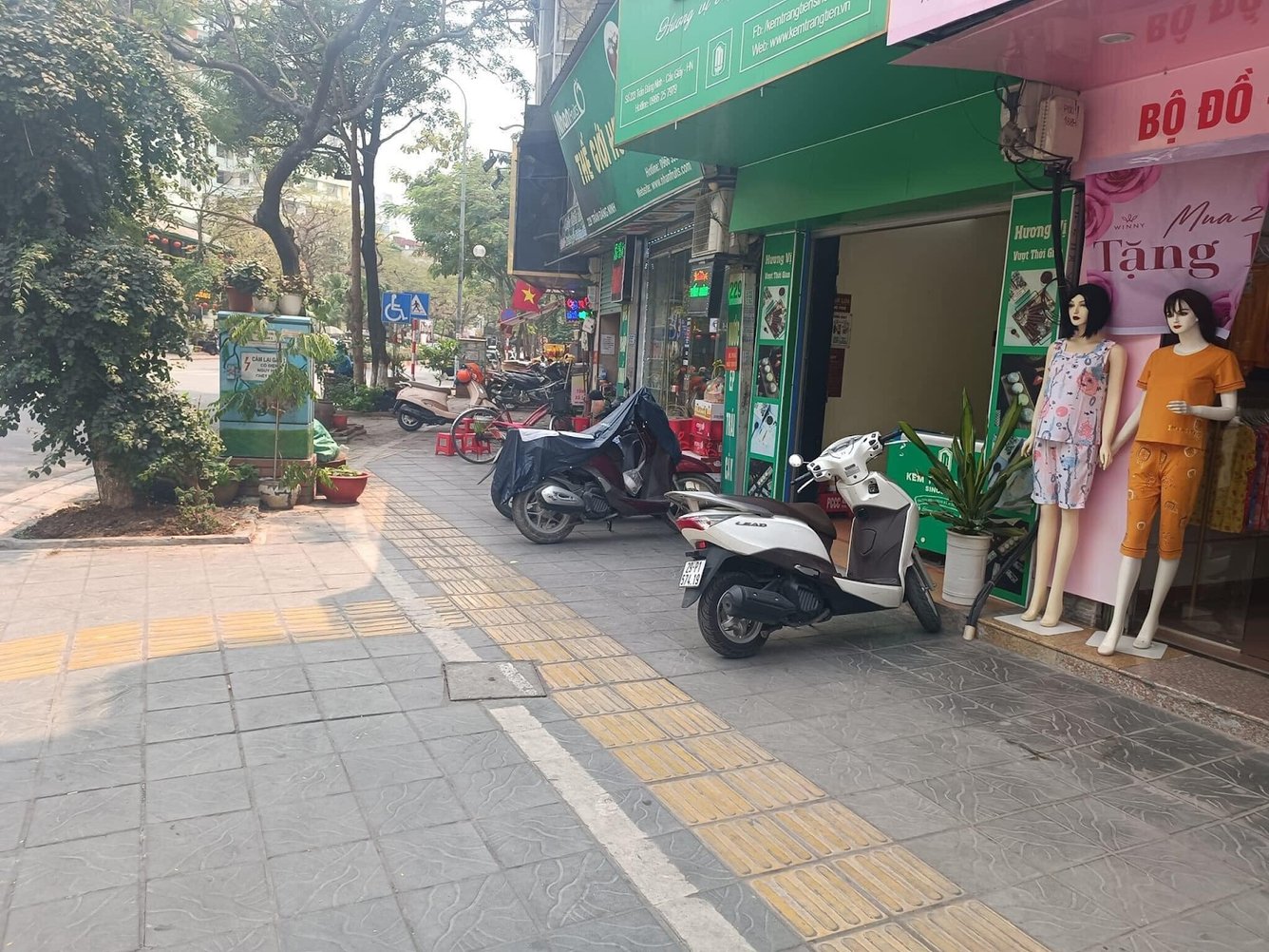 Nhà mặt phố tại đường Trần Đăng Ninh, quận Cầu Giấy