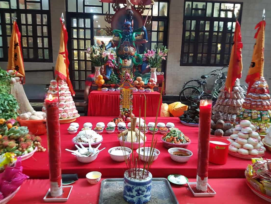 Thực hiện lễ cúng nhập trạch sau khi thuê nhà sẽ thể hiện sự tôn trọng với các đấng thần linh