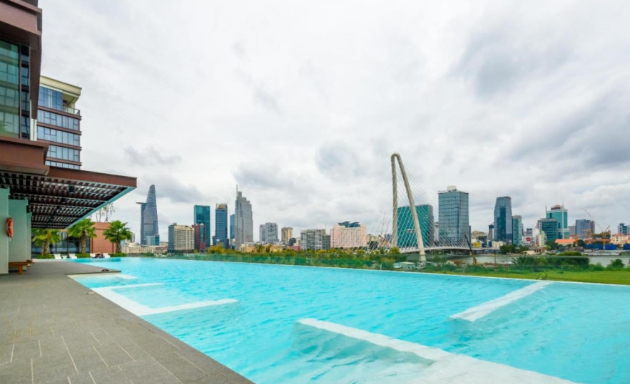Hồ bơi vô cực tại tòa The Galleria Residence