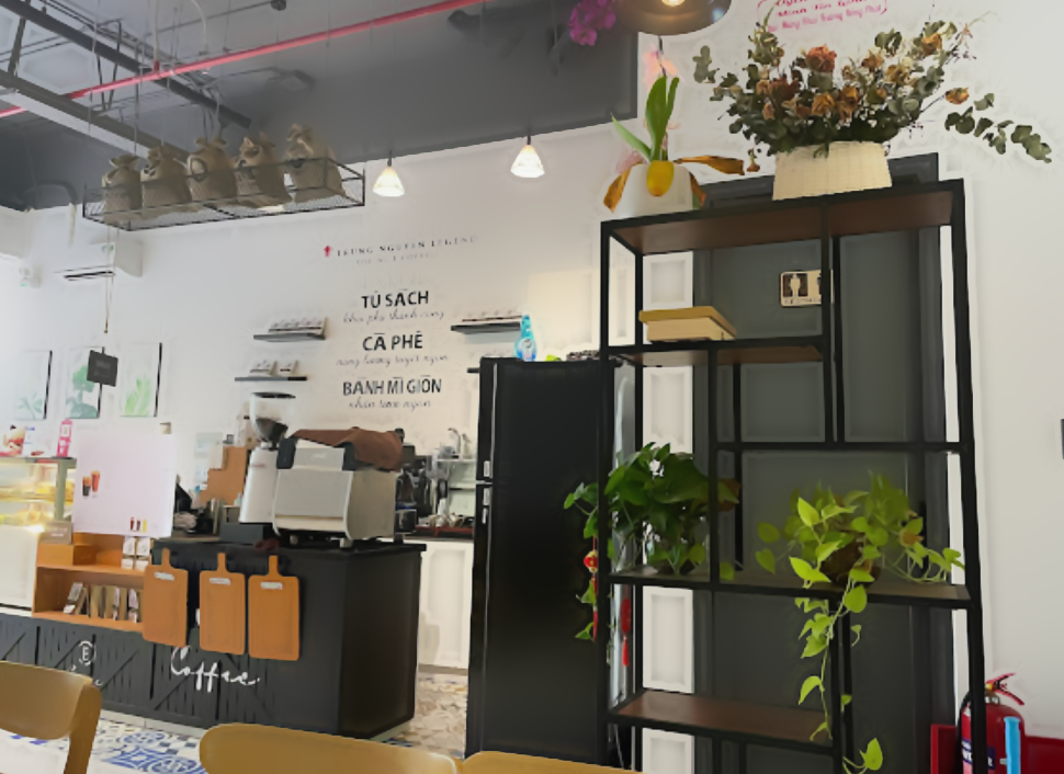 Cà phê Trực Nguyễn với thực đơn đa dạng, không gian thoáng